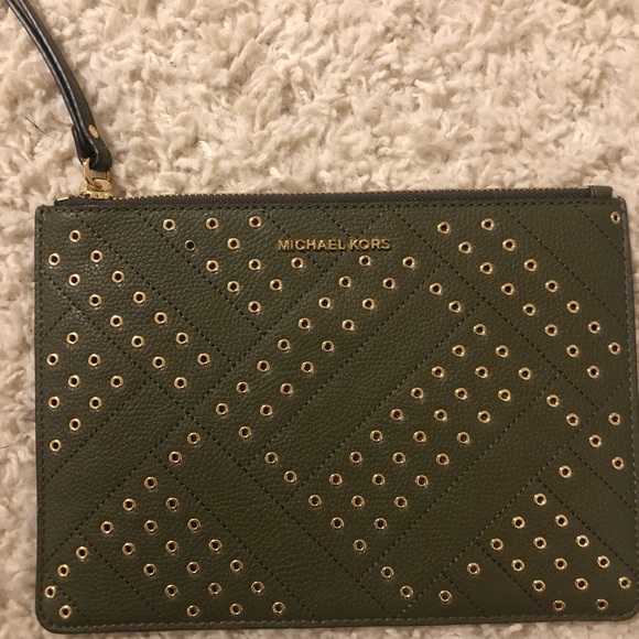 Michael Kors Handbags - MK wristlet